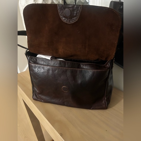 Jack George’s Voyager Olivia Crossbody Bag Brown Hand Stained Buffalo Leather - Picture 4 of 16